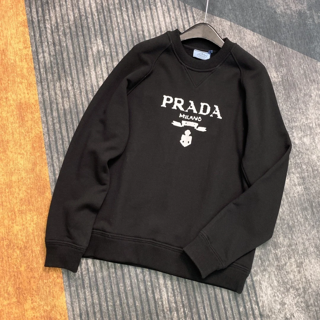 프라다 프론트 로고 라글란 맨투맨