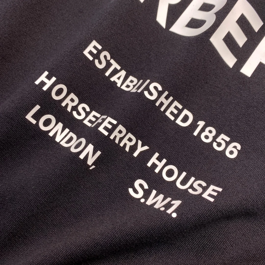 버버리 호스페리 맨투맨 블랙