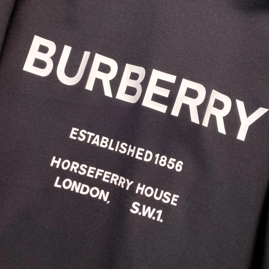 버버리 호스페리 맨투맨 블랙