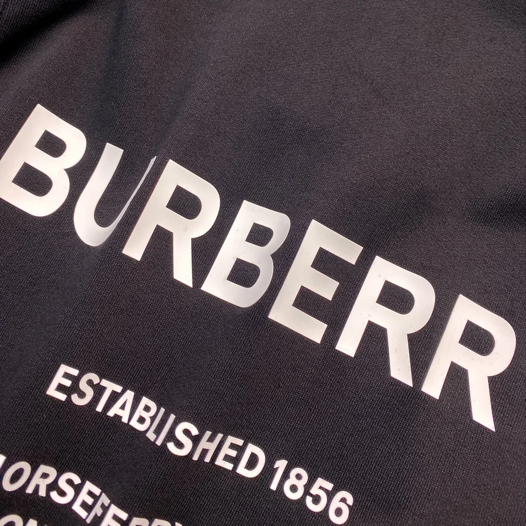버버리 호스페리 맨투맨 블랙