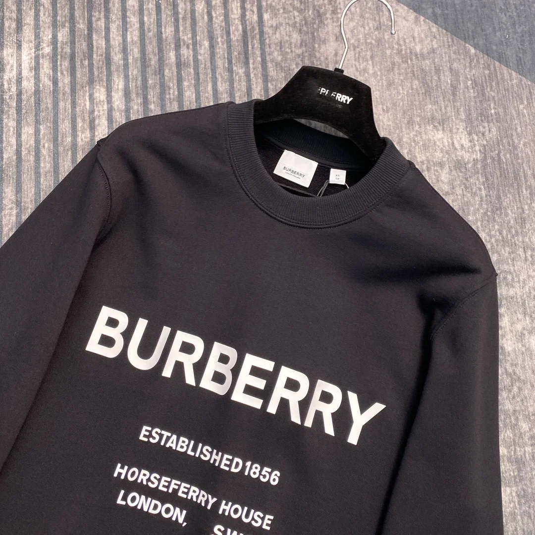 버버리 호스페리 맨투맨 블랙
