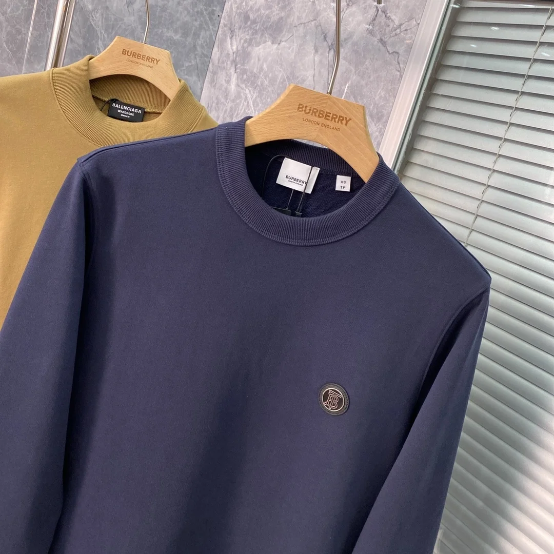 버버리 모노그램 아플리케 맨투맨