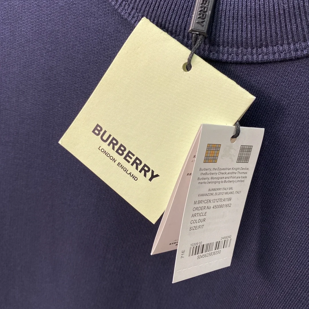 버버리 모노그램 아플리케 맨투맨