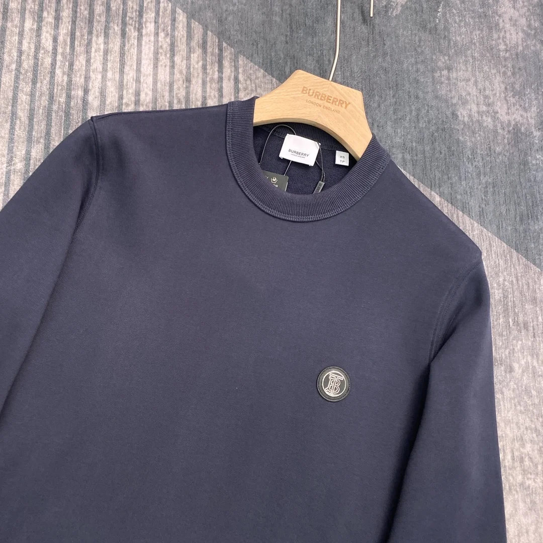 버버리 모노그램 아플리케 맨투맨