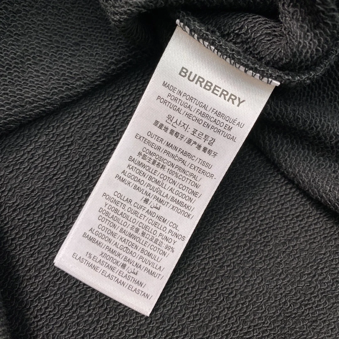 버버리 TB 엠브로이드 크루넥 맨투맨