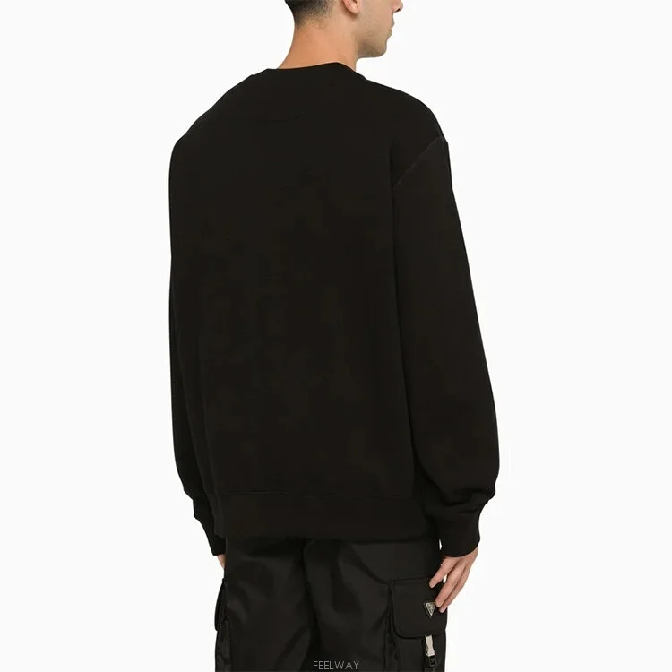 프라다 23SS 삼각로고 맨투맨