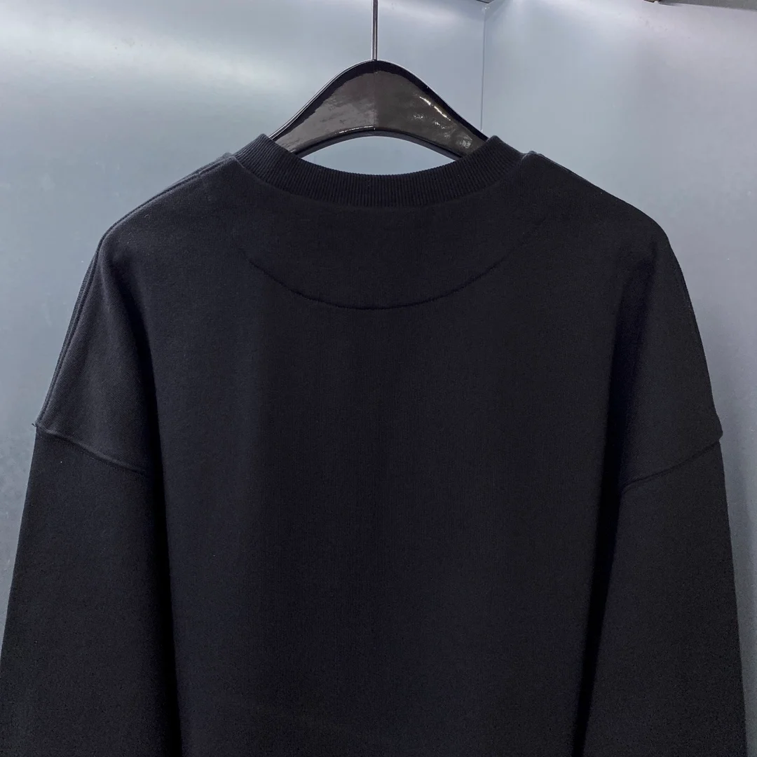 프라다 23SS 삼각로고 맨투맨