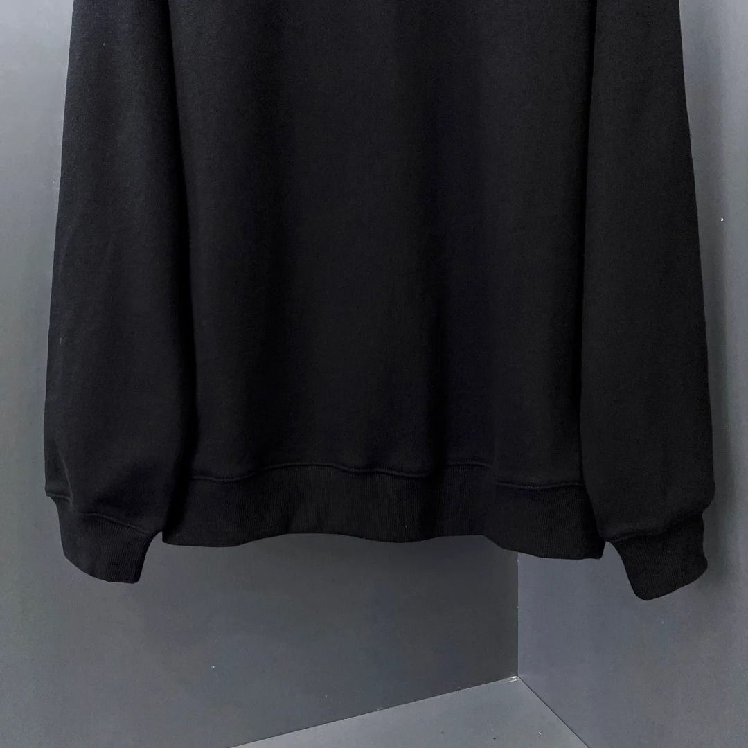 프라다 23SS 삼각로고 맨투맨