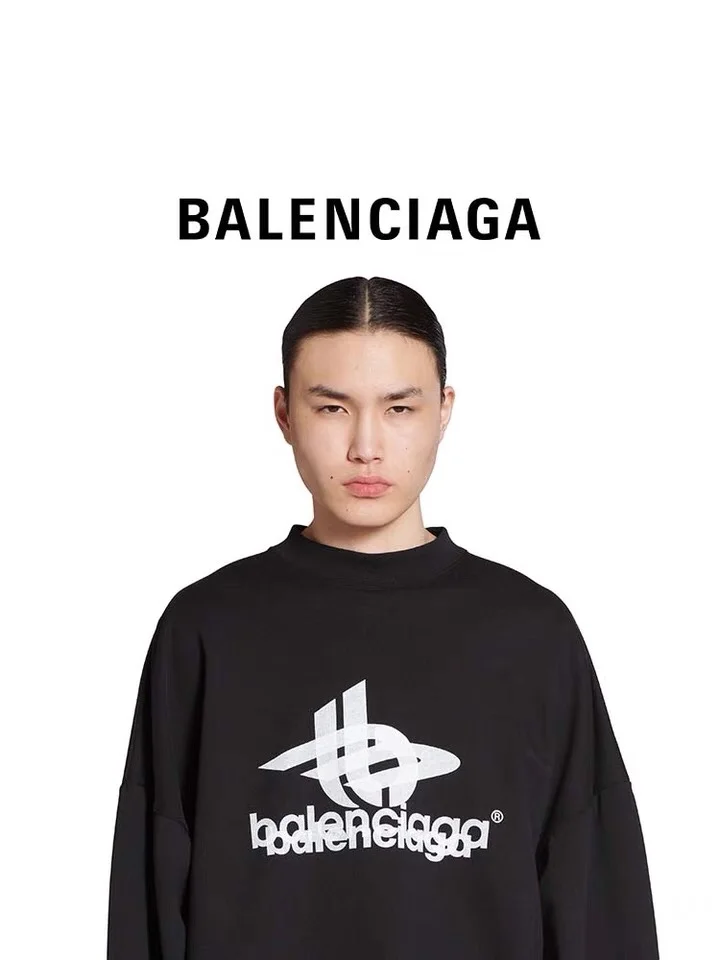 발렌시아가 2023 센터 레이어 맨투맨