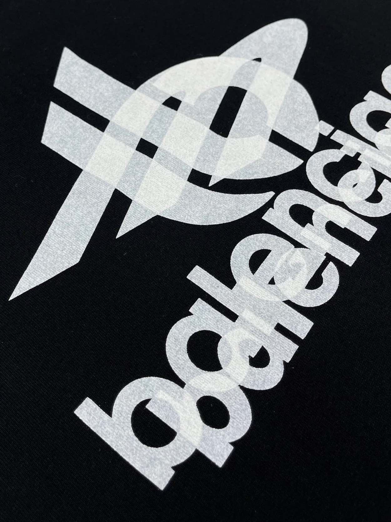 발렌시아가 2023 센터 레이어 맨투맨