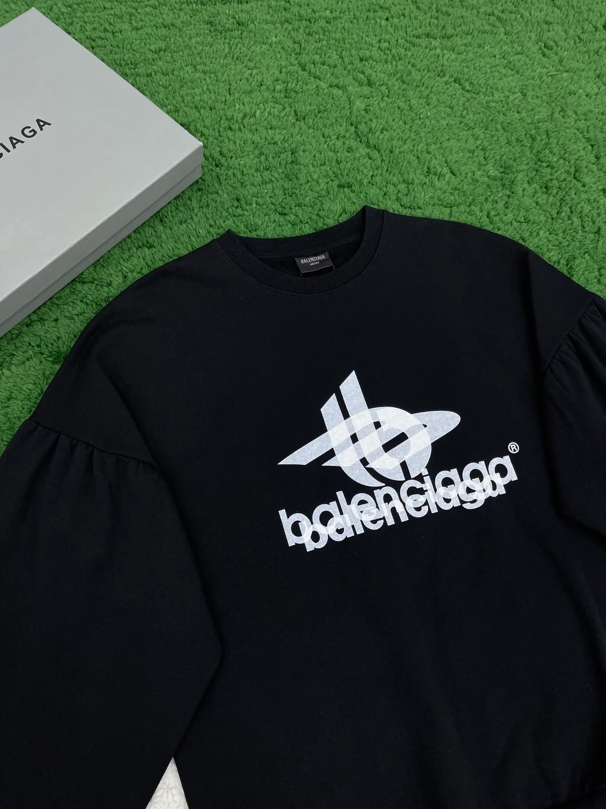 발렌시아가 2023 센터 레이어 맨투맨