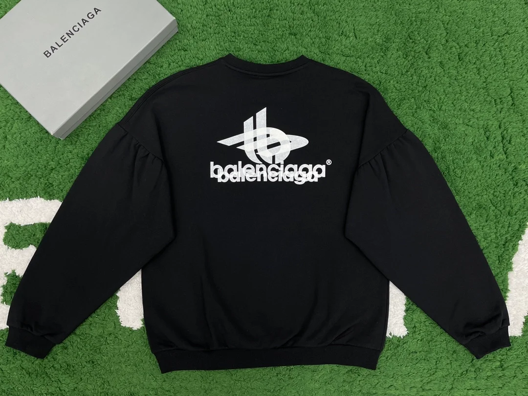 발렌시아가 2023 센터 레이어 맨투맨