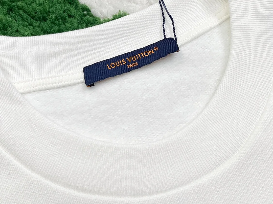 루이비통 말티에 맨투맨 화이트