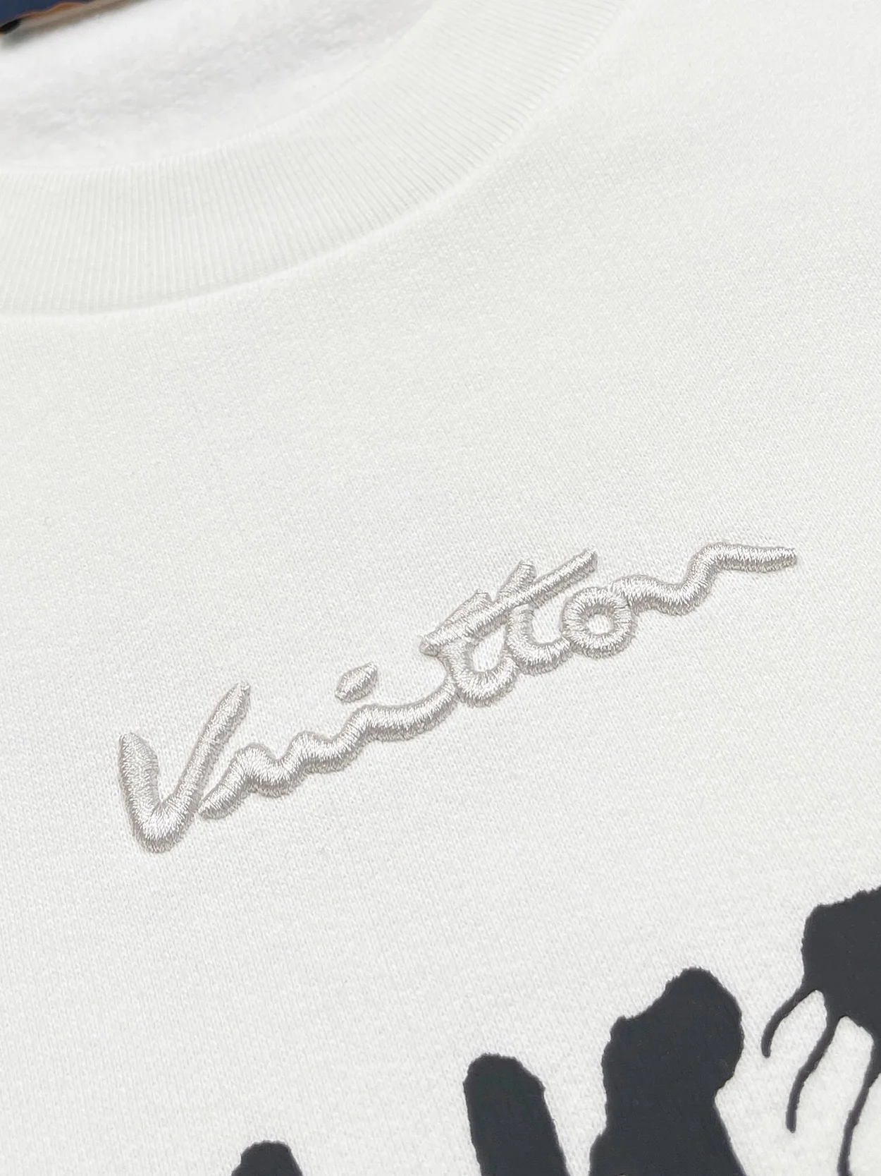 루이비통 말티에 맨투맨 화이트