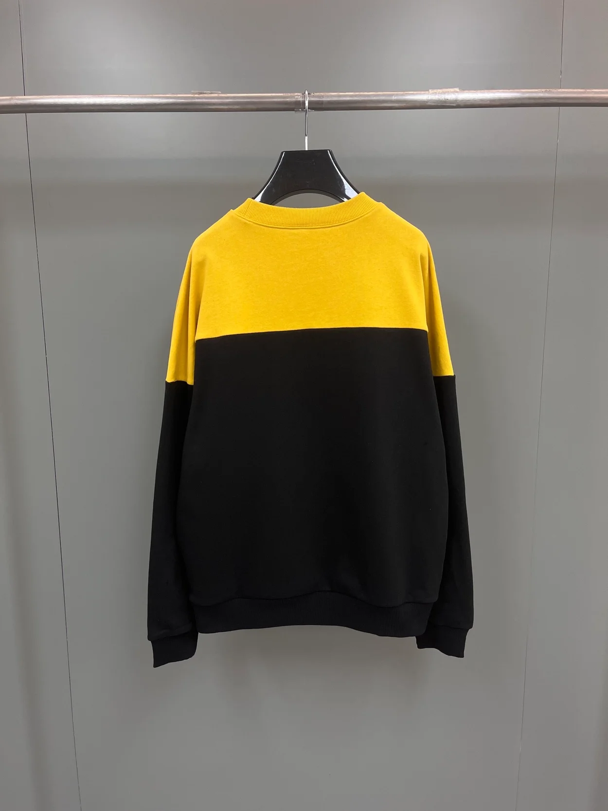 셀린느 파리스 코튼 플리스 맨투맨