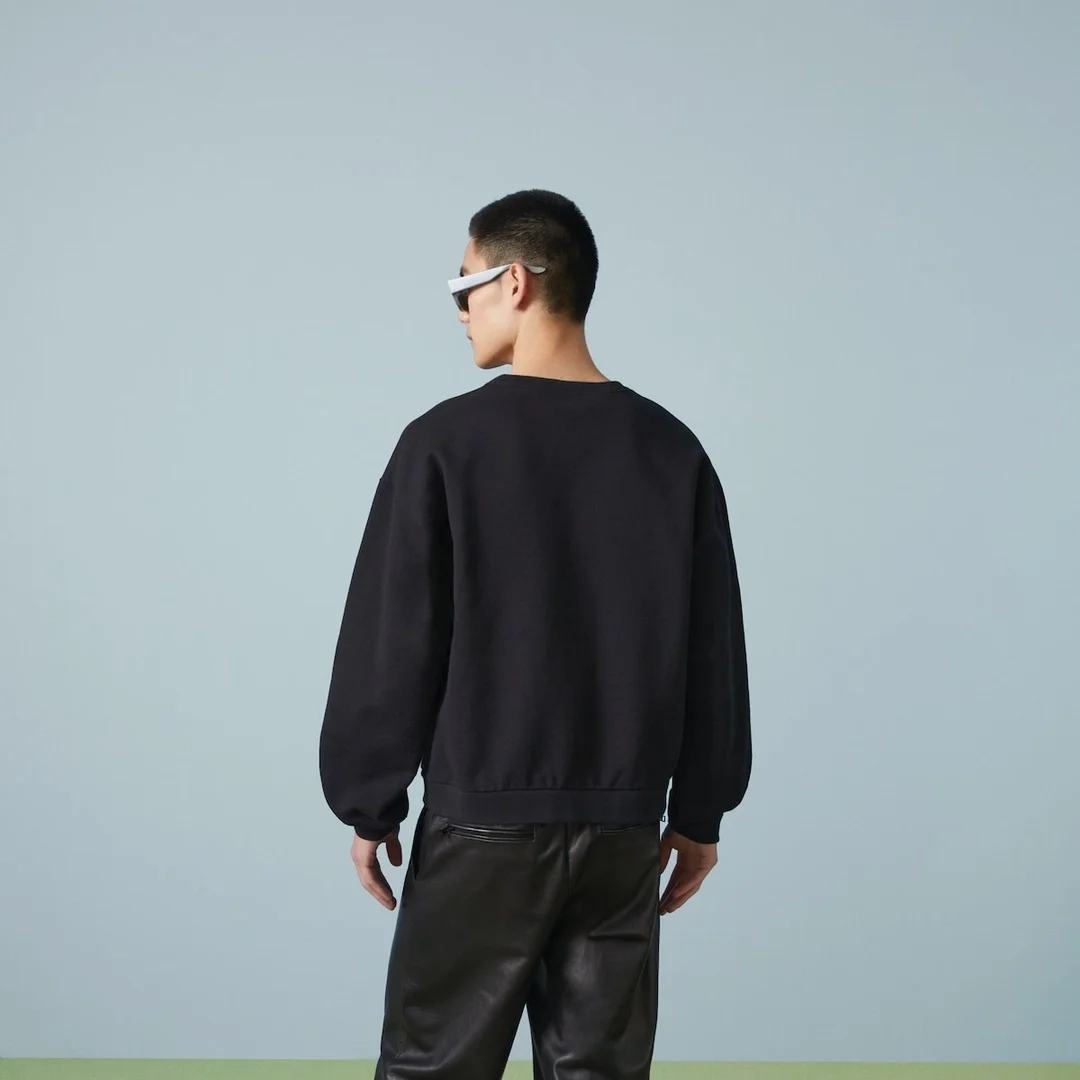 구찌 블레이드 프린트 맨투맨