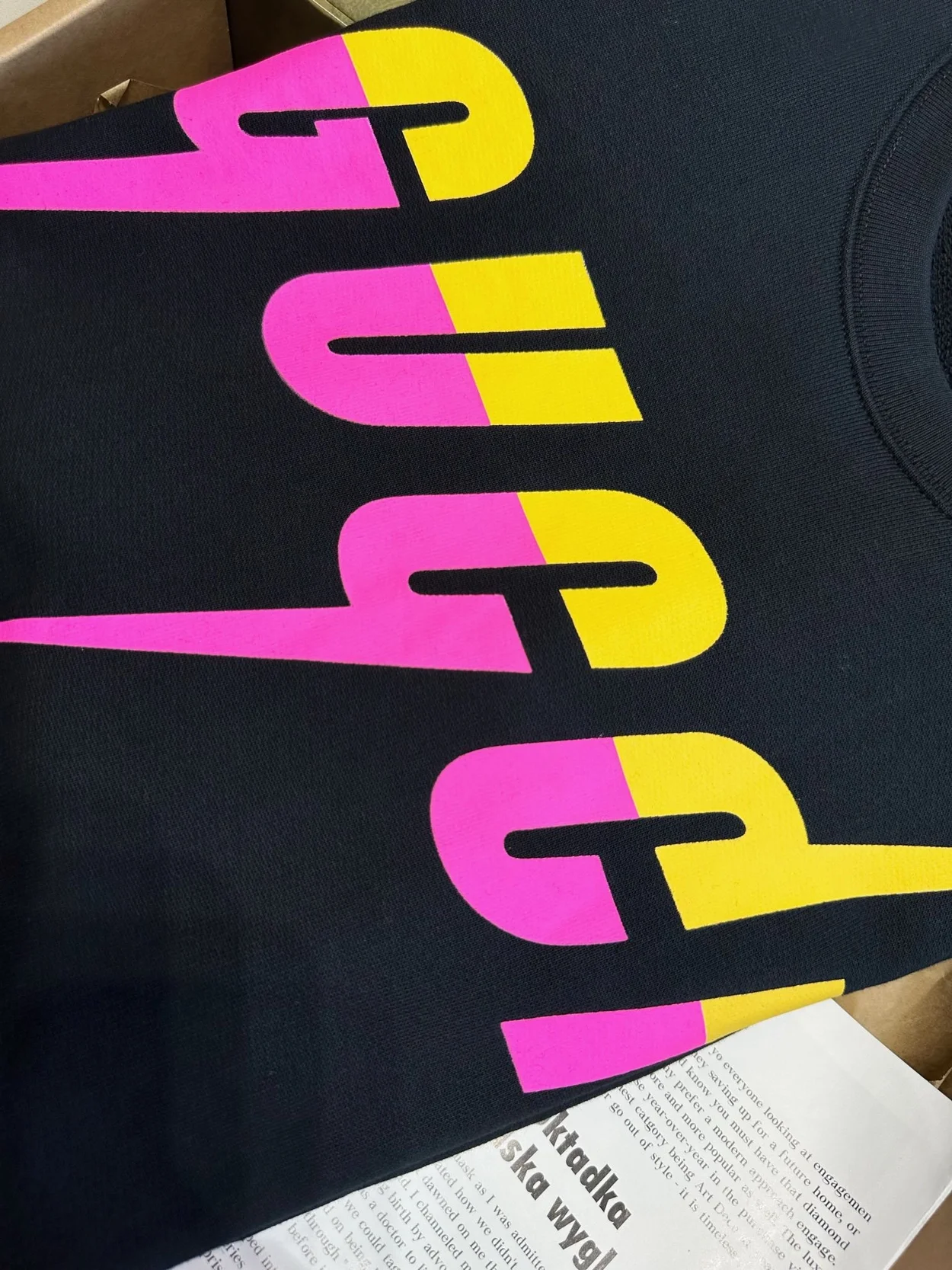 구찌 블레이드 프린트 맨투맨