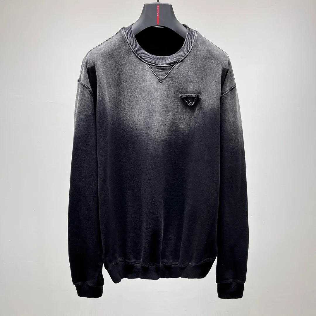 프라다 오버사이즈 가먼트 맨투맨