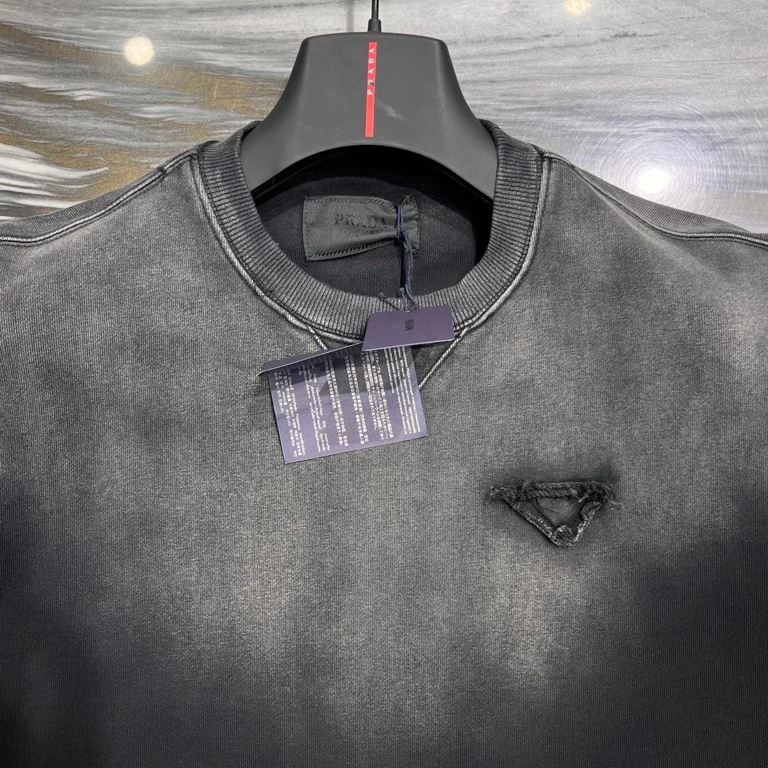 프라다 오버사이즈 가먼트 맨투맨