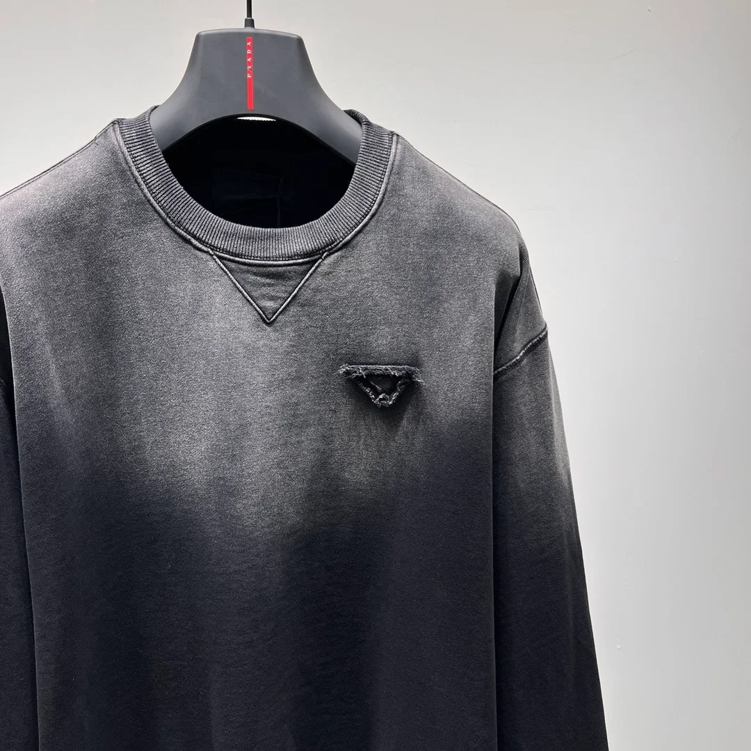 프라다 오버사이즈 가먼트 맨투맨