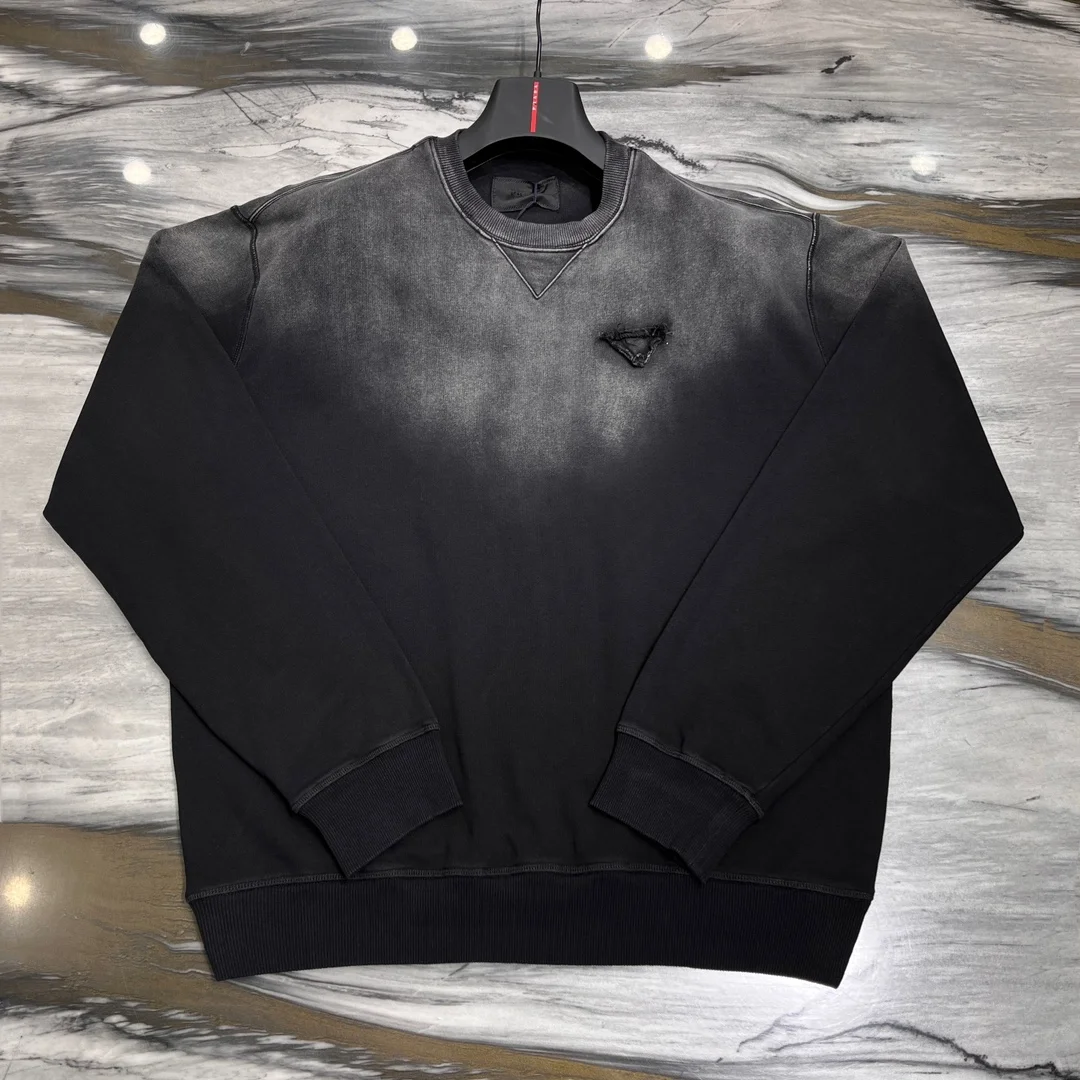 프라다 오버사이즈 가먼트 맨투맨