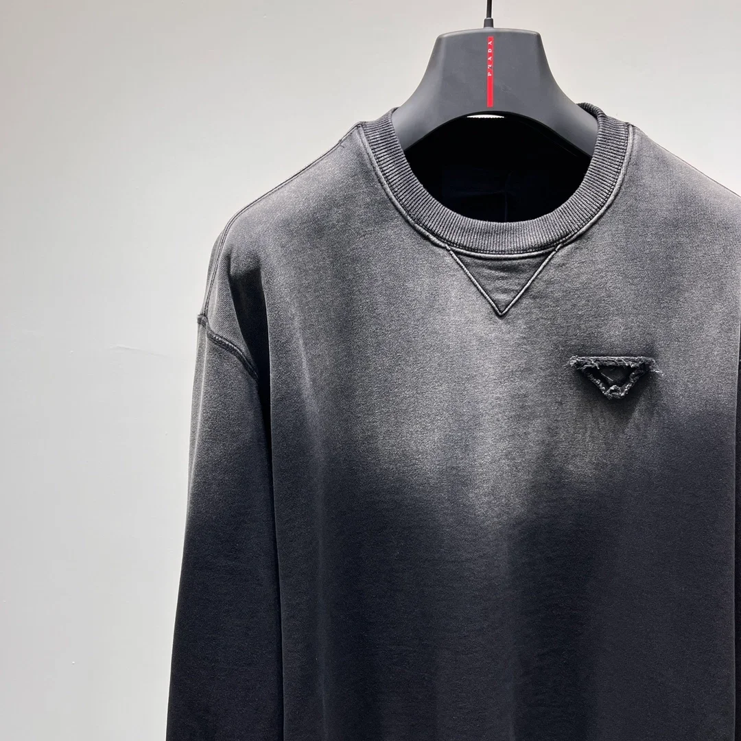 프라다 오버사이즈 가먼트 맨투맨