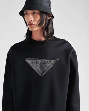 프라다 삼각로고 밀라노 맨투맨
