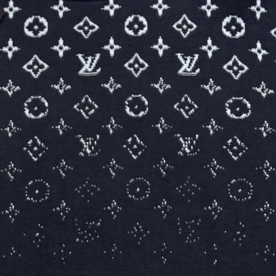 루이비통 그라데이션 코튼 크루넥 다크 블루