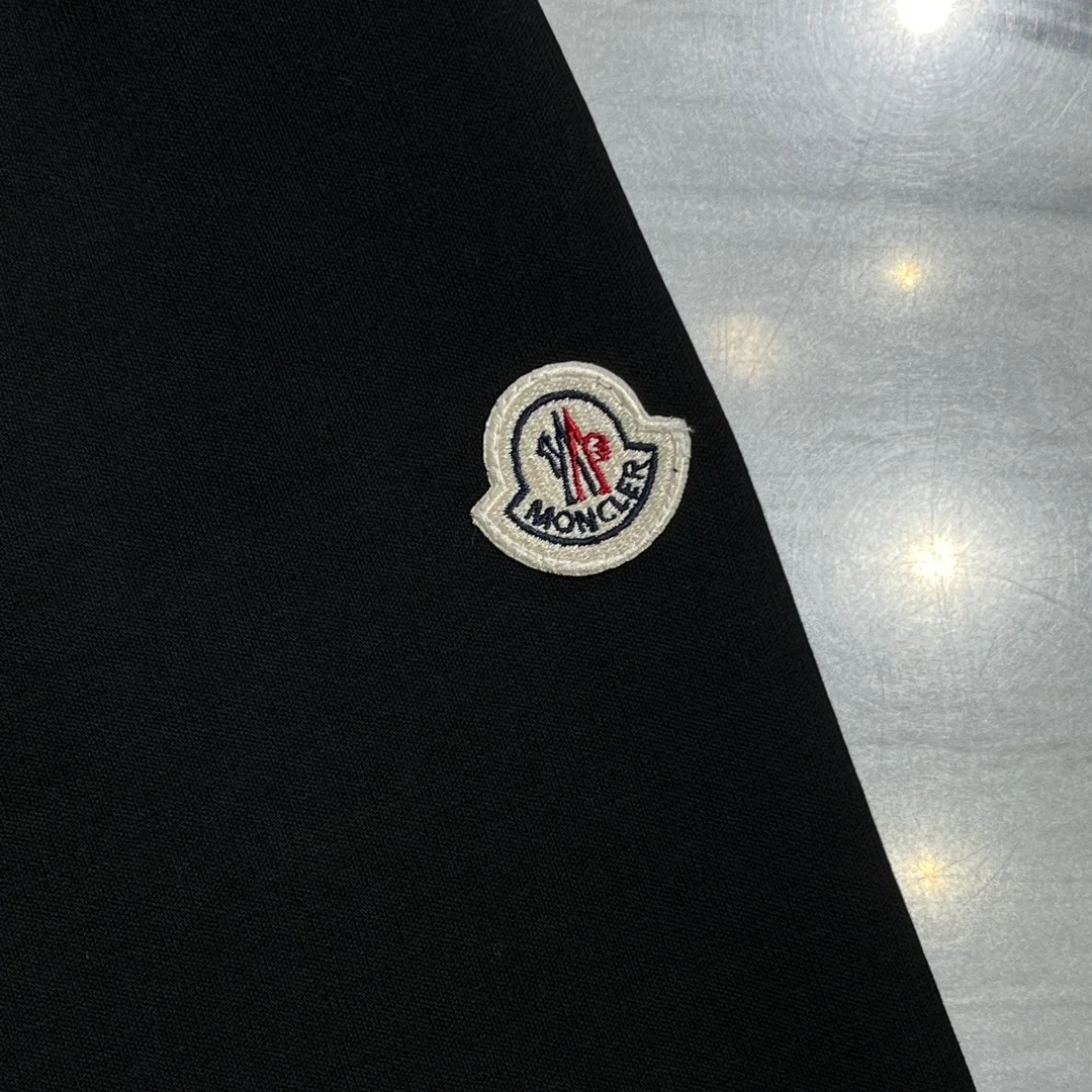 몽클레어 프린트 모티프 스웻 맨투맨