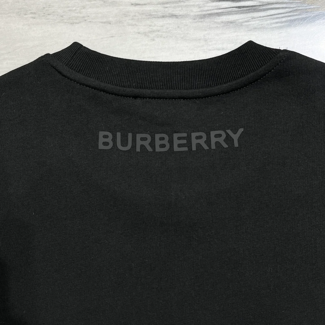 버버리 EKD 호스피리 맨투맨