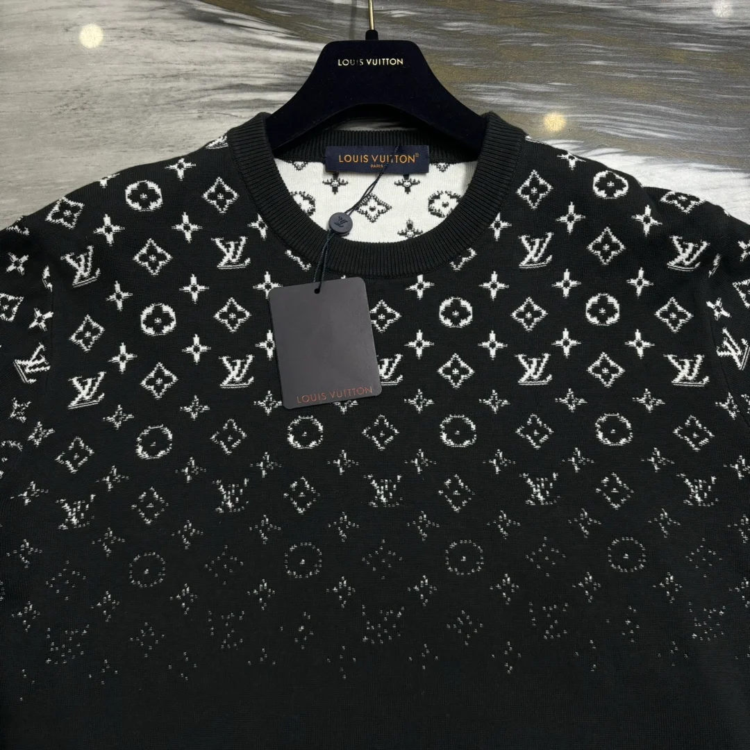루이비통 그라데이션 코튼 크루넥 블랙