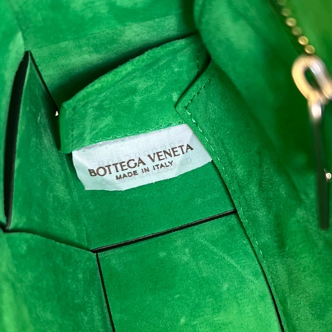 보테가 베네타 인트레치아토 카세트백 스웨이드