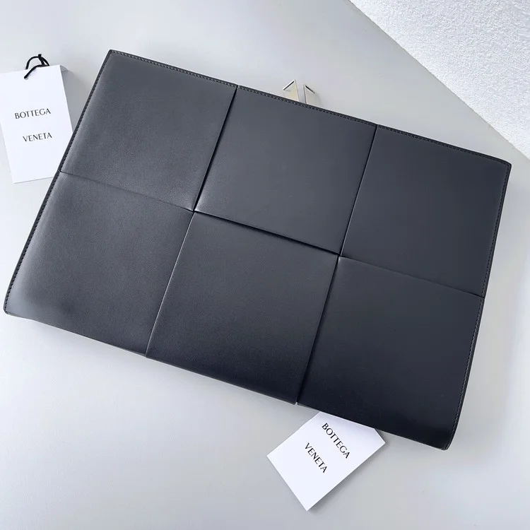 보테가 베네타 클러치