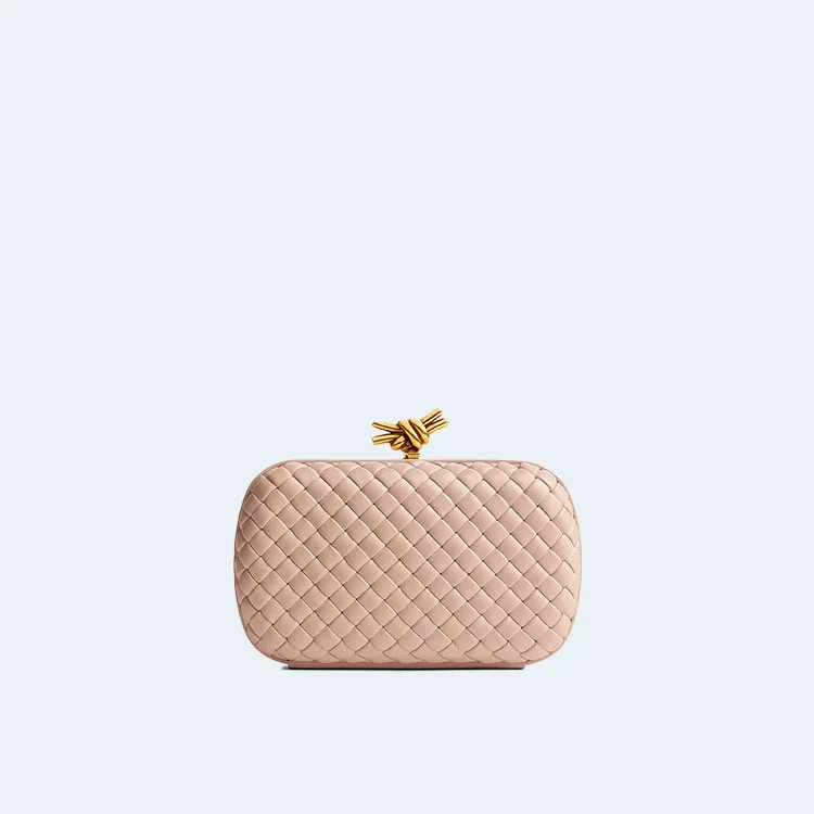 보테가 베네타 놋 클러치 핑크