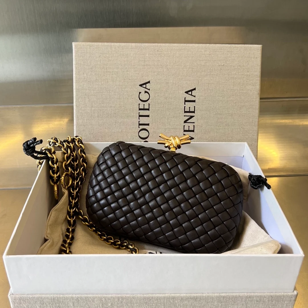 보테가 베네타 놋 체인 클러치백 (2color)