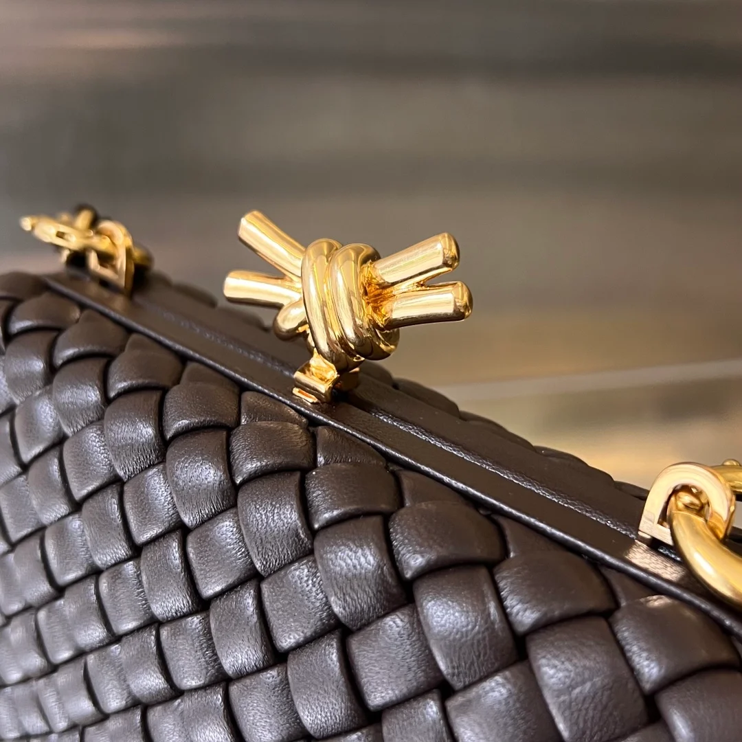 보테가 베네타 놋 체인 클러치백 (2color)