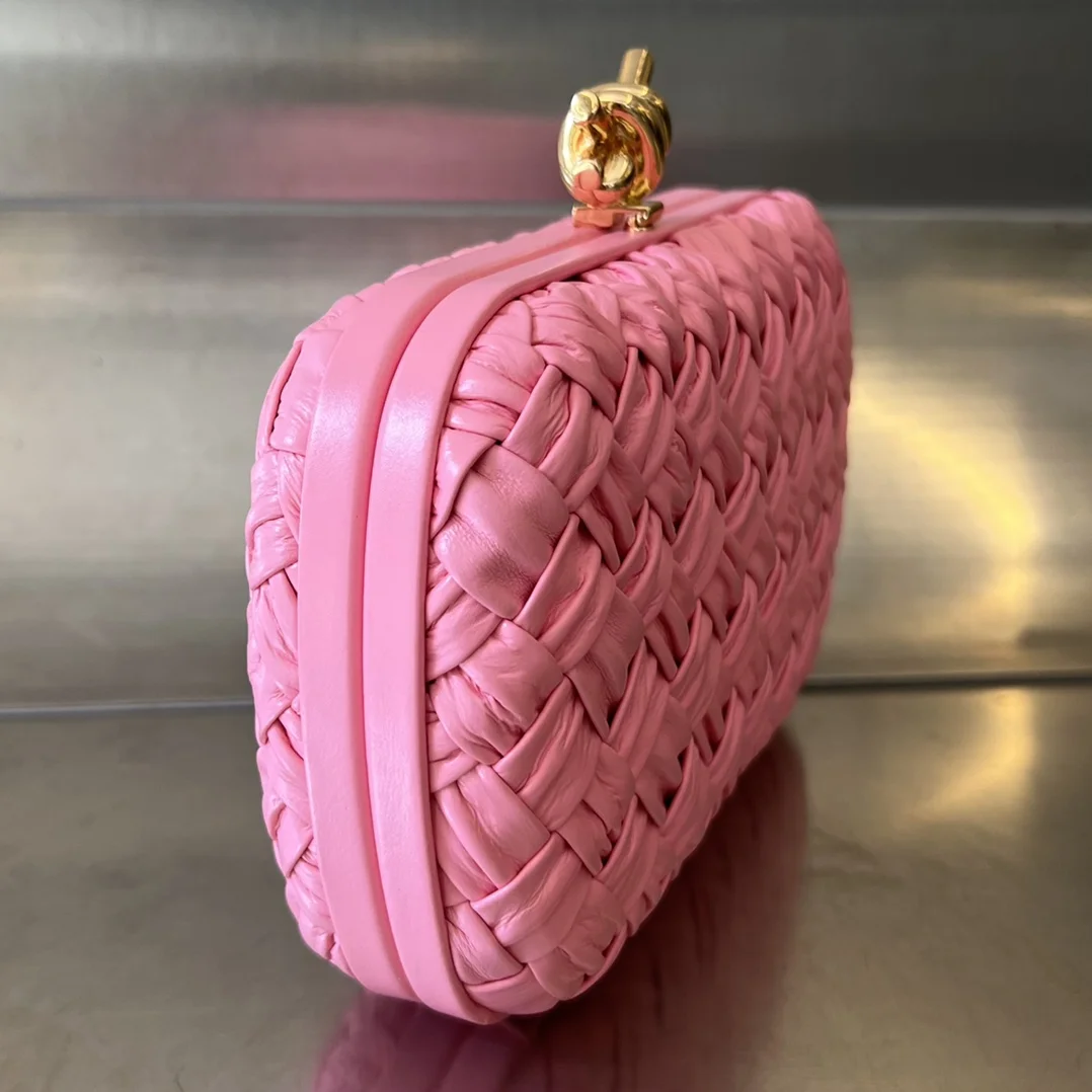 보테가 베네타 미노디에르 놋 클러치 (3color)