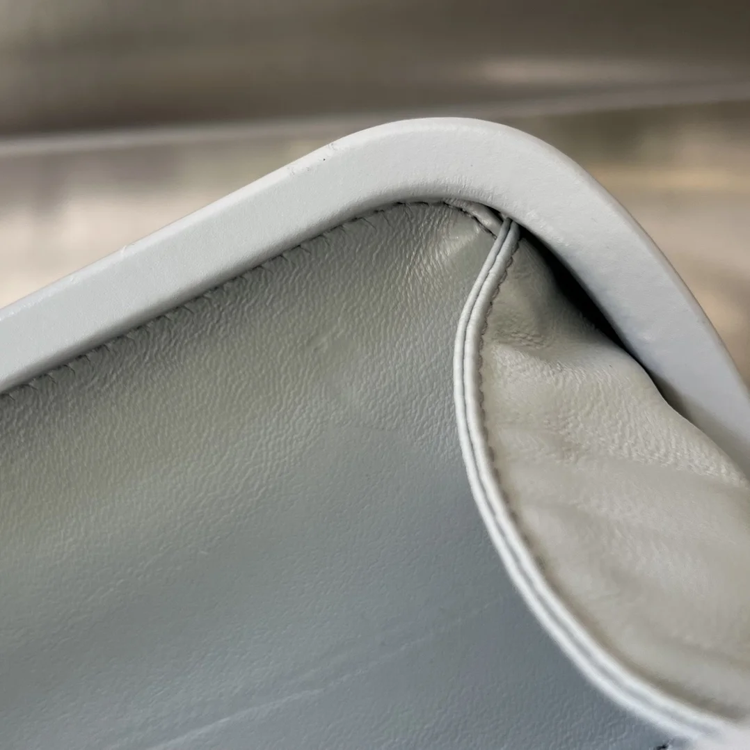 보테가 베네타 미노디에르 놋 클러치 (3color)