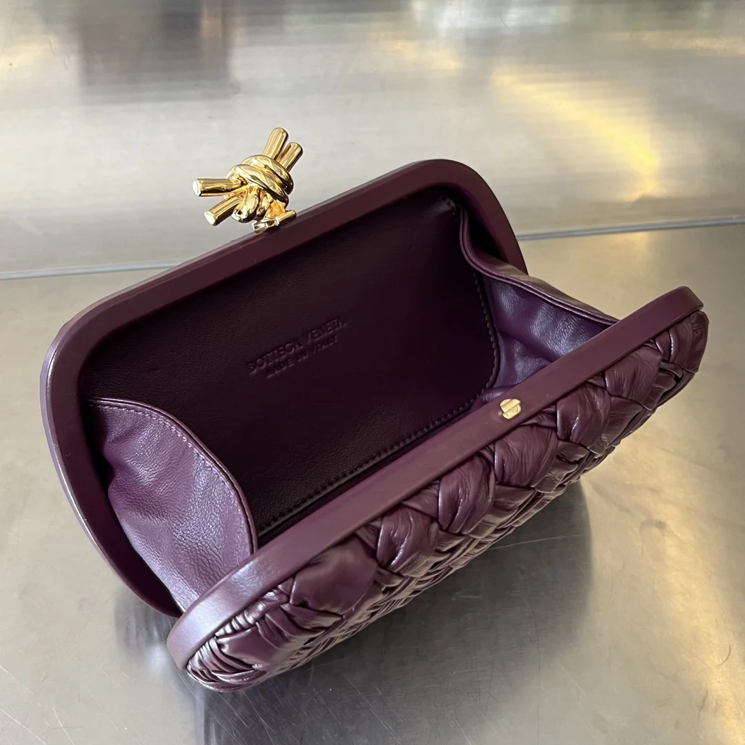 보테가 베네타 미노디에르 놋 클러치 (3color)