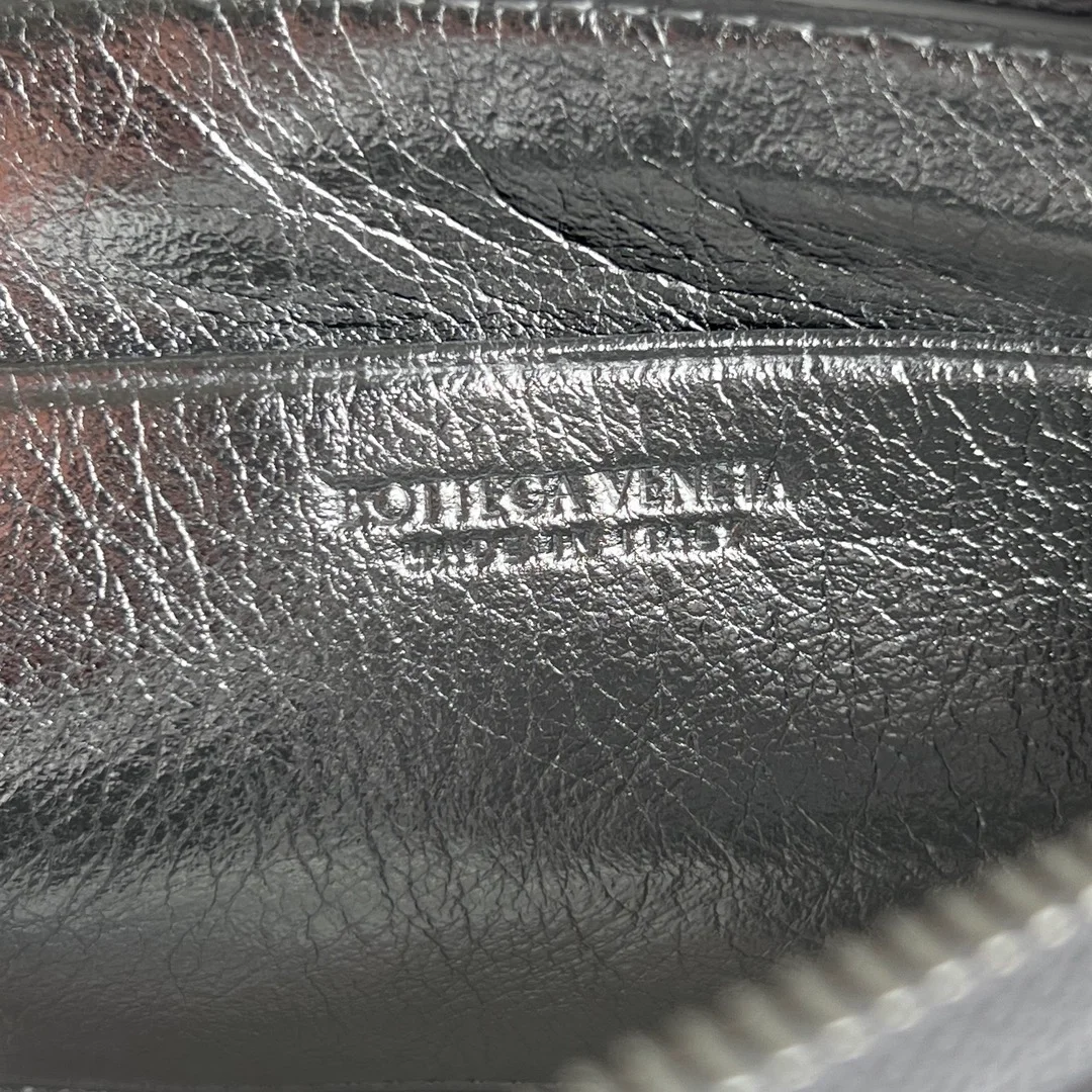 보테가 베네타 인트레치아토 메탈 뷰티 파우치 (2color)