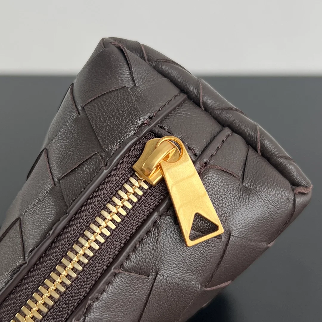 보테가 베네타 인트레치아토 뷰티 파우치 (2color)