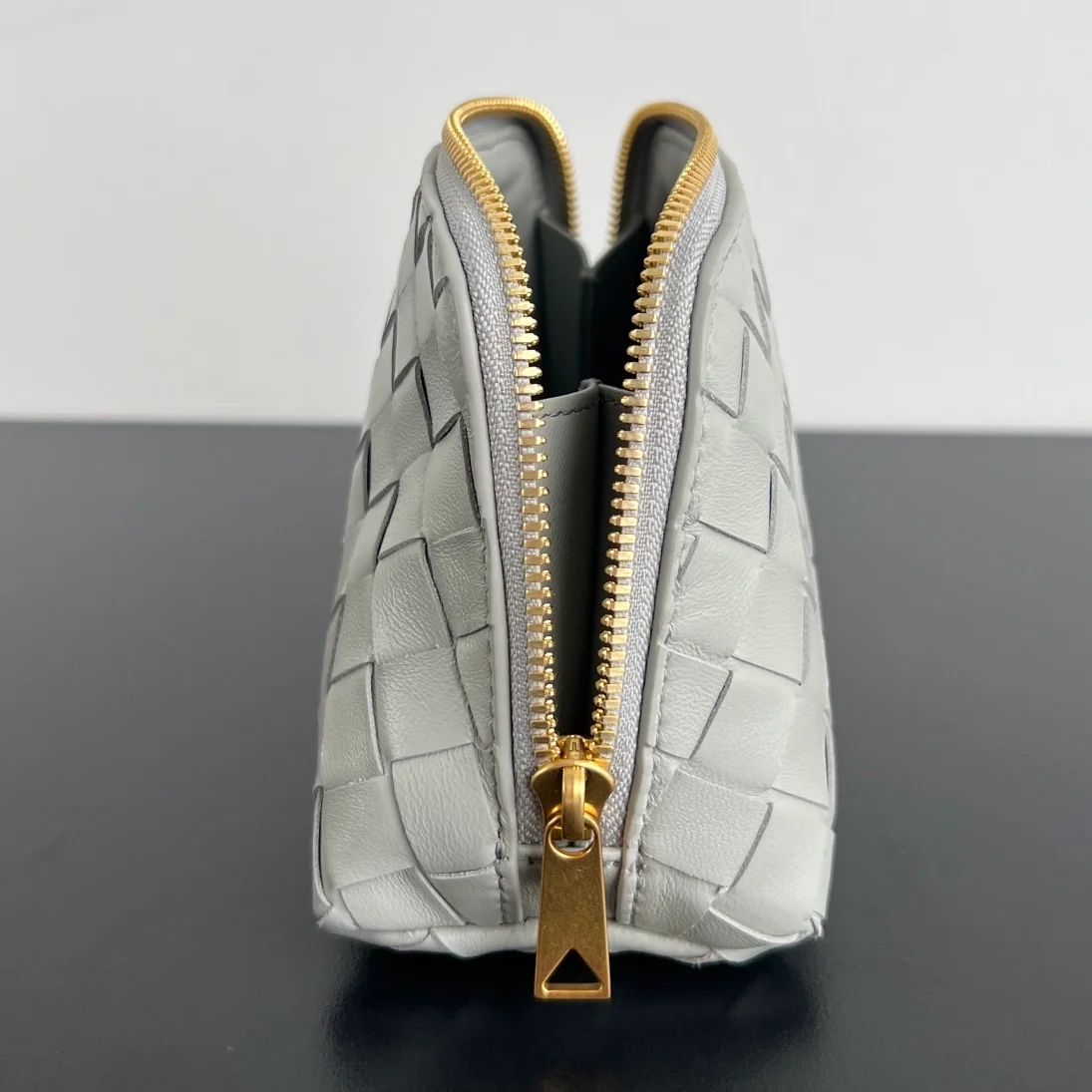 보테가 베네타 인트레치아토 뷰티 파우치 (2color)