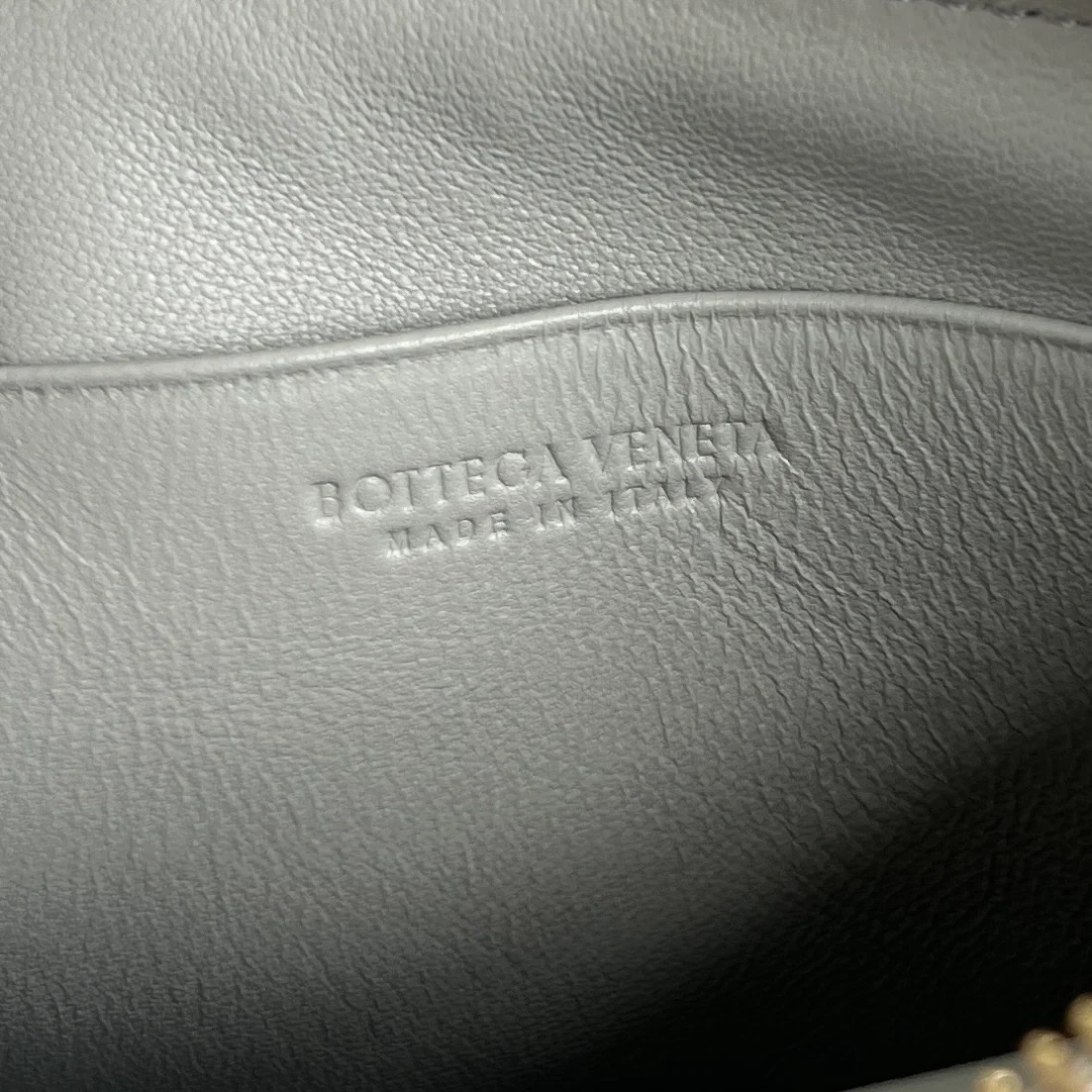 보테가 베네타 인트레치아토 뷰티 파우치 (2color)