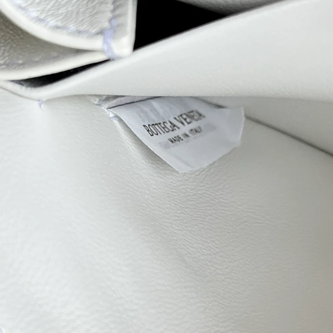 보테가 베네타 인트레치아토 뷰티 파우치