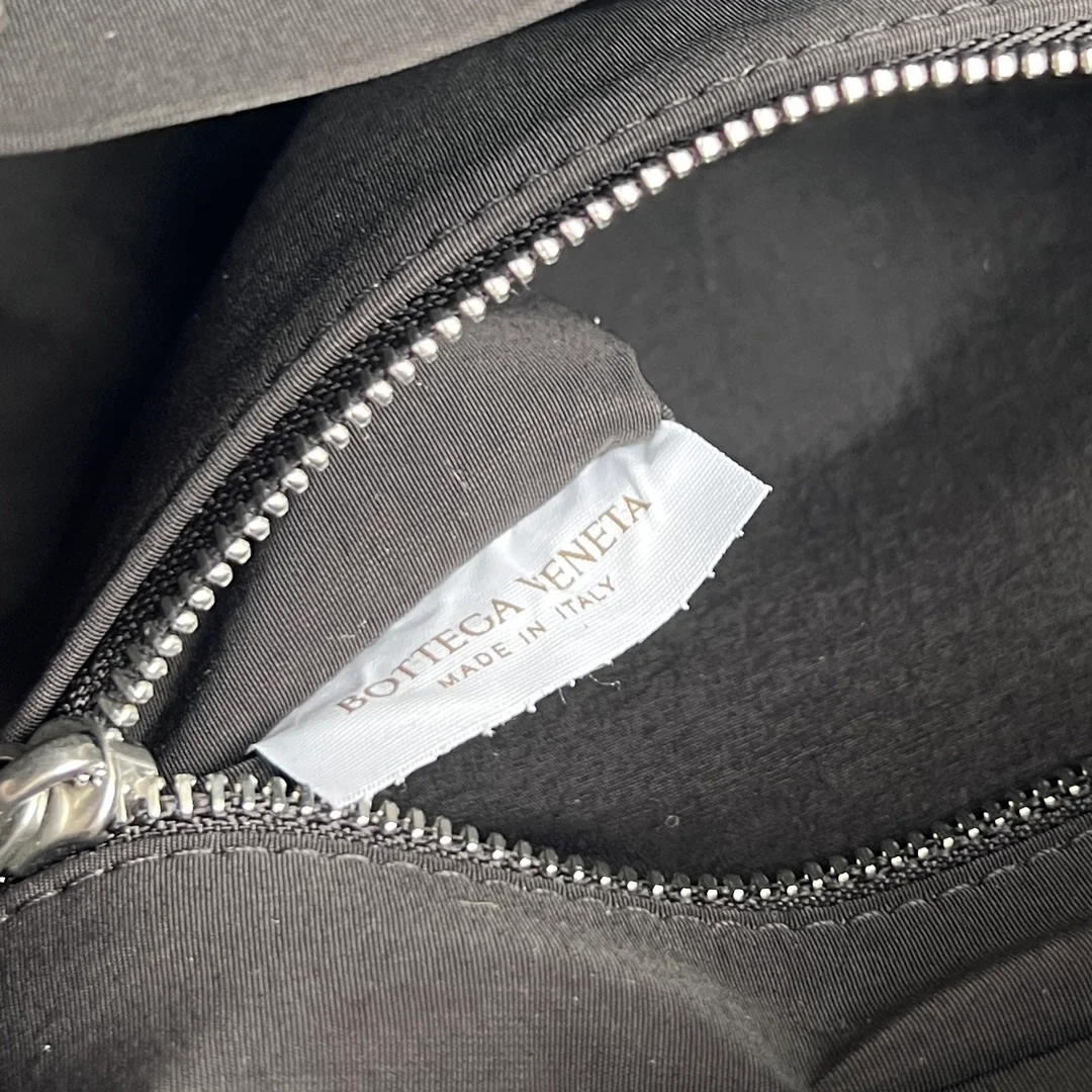 보테가 베네타 인트레치아토 여행용 파우치 (3color)