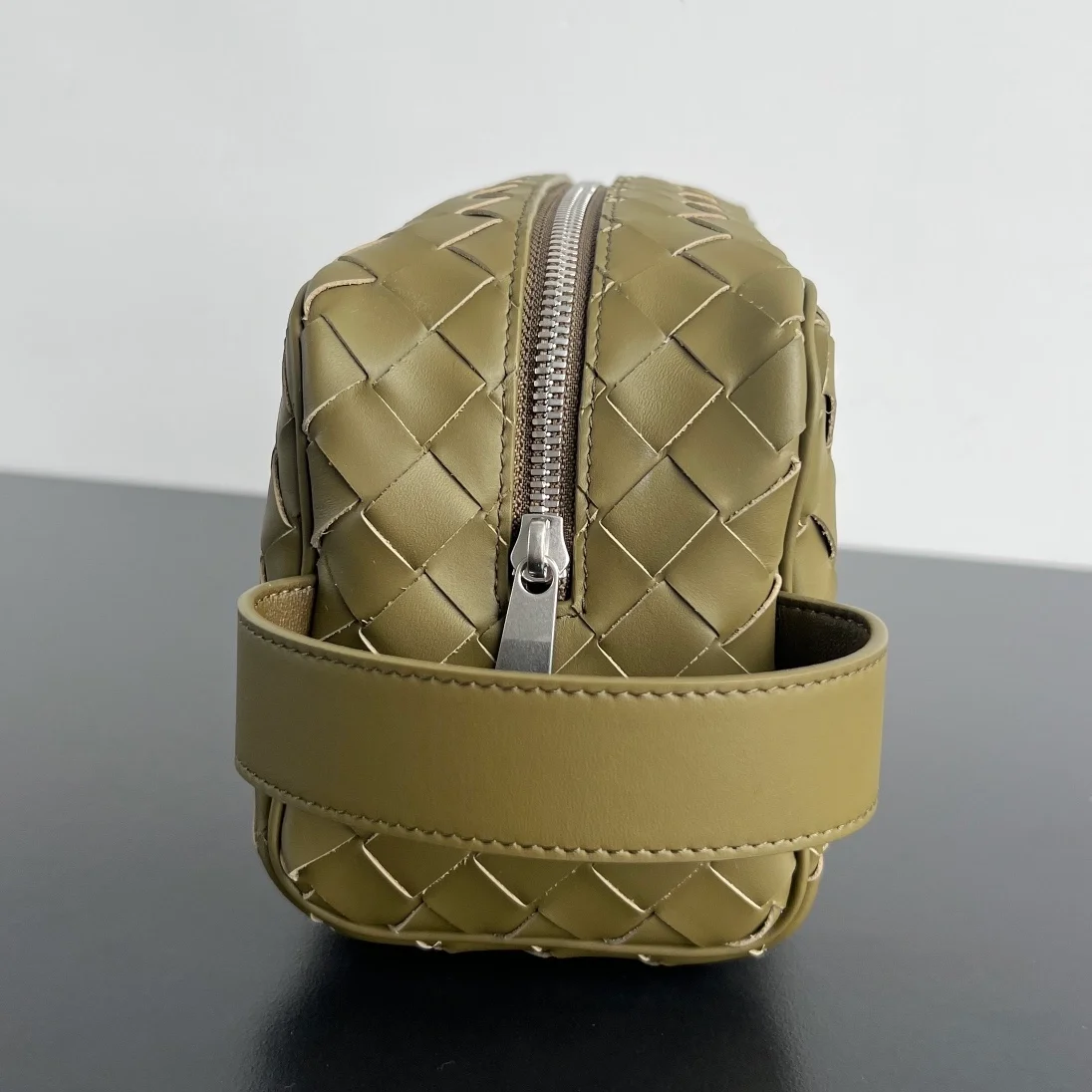 보테가 베네타 인트레치아토 여행용 파우치 (3color)