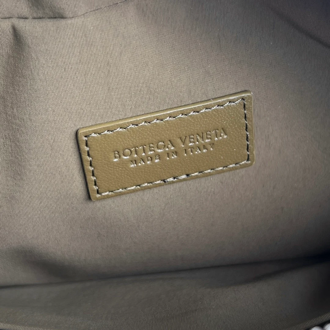 보테가 베네타 인트레치아토 여행용 파우치 (3color)