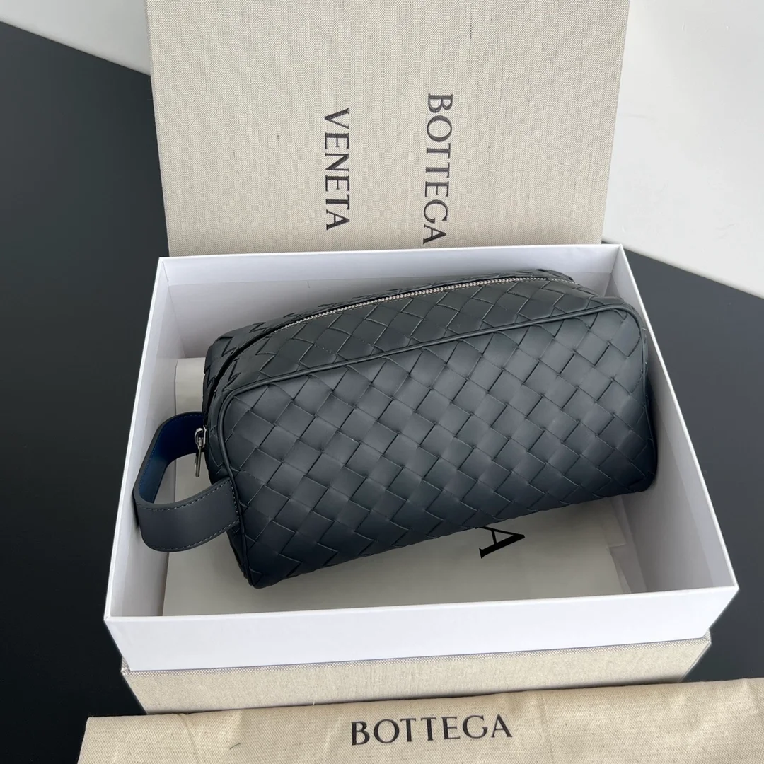 보테가 베네타 인트레치아토 투톤 여행용 파우치