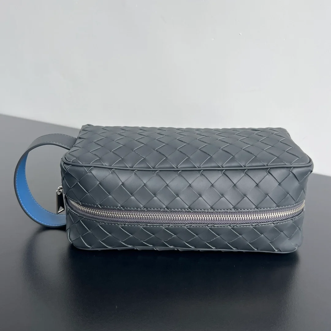 보테가 베네타 인트레치아토 투톤 여행용 파우치