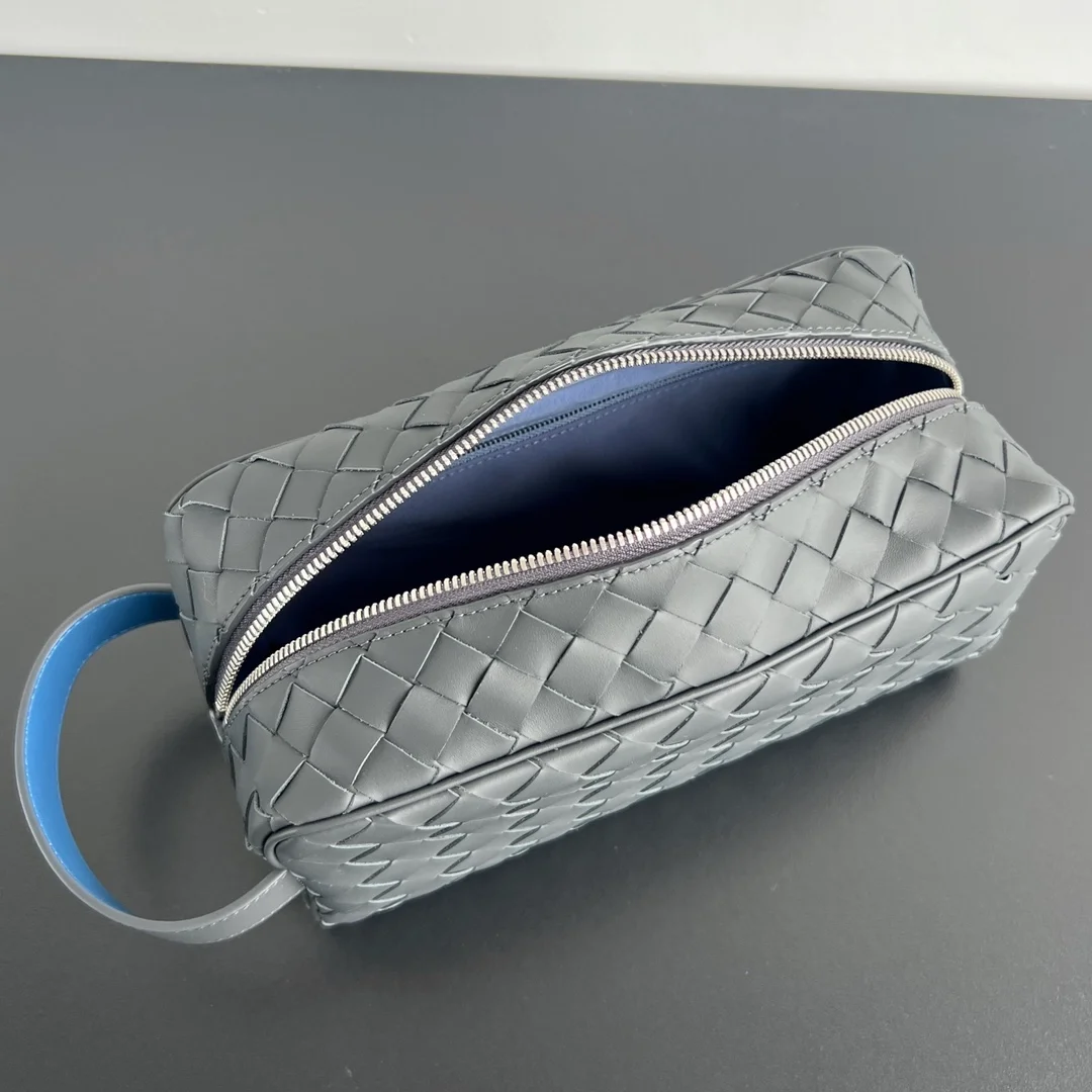 보테가 베네타 인트레치아토 투톤 여행용 파우치